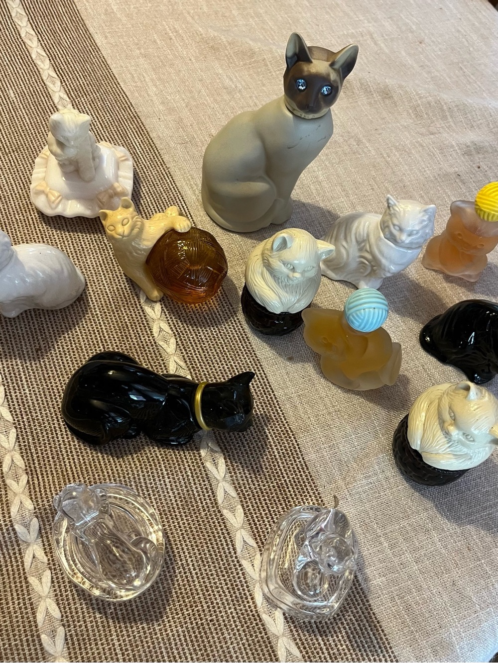 Avon Vintage-Inspired Assorted Cat Figurine Collection - Multi-Color